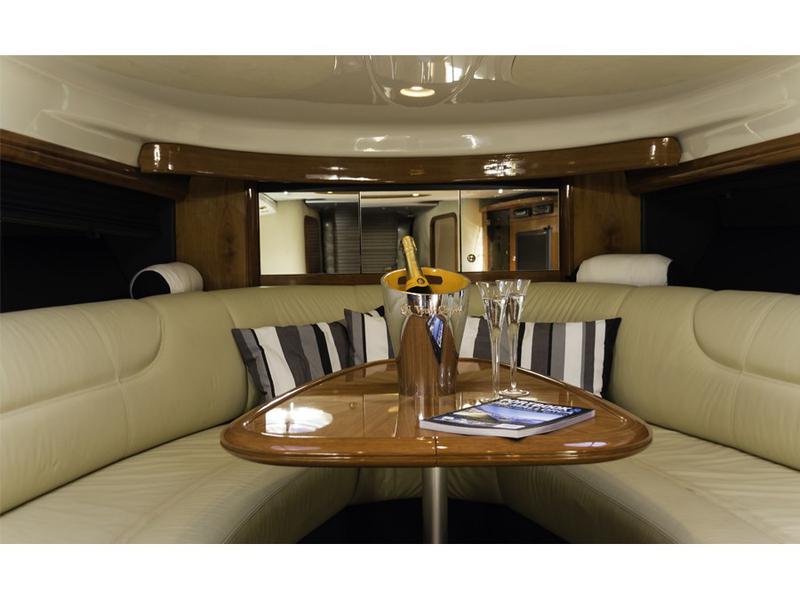 Book yachts online - motorboat - Cranchi 41 - Gin Tonic - rent