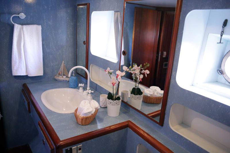 Book yachts online - motorboat - Motoryacht - Kallista - rent