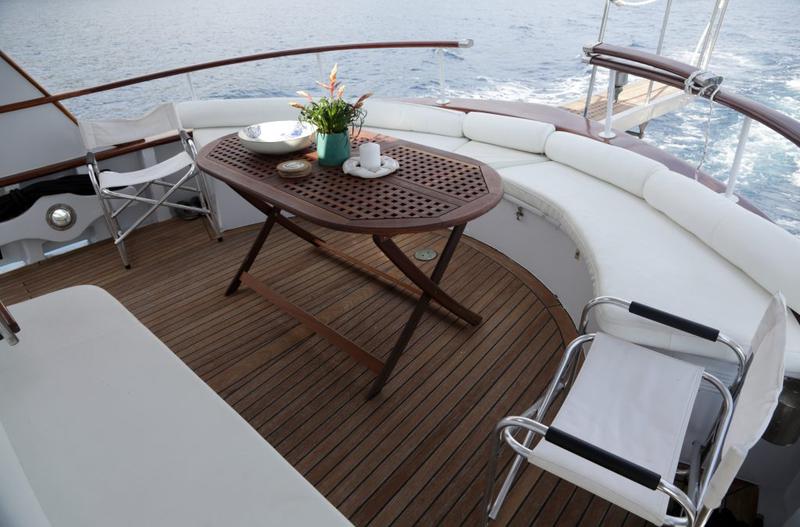 Book yachts online - motorboat - Motoryacht - Kallista - rent