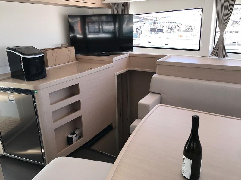 Book yachts online - catamaran - Lagoon 42 owner version - FIND US - rent