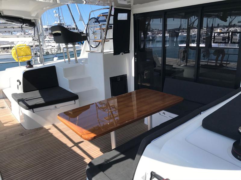 Book yachts online - catamaran - Lagoon 42 owner version - FIND US - rent