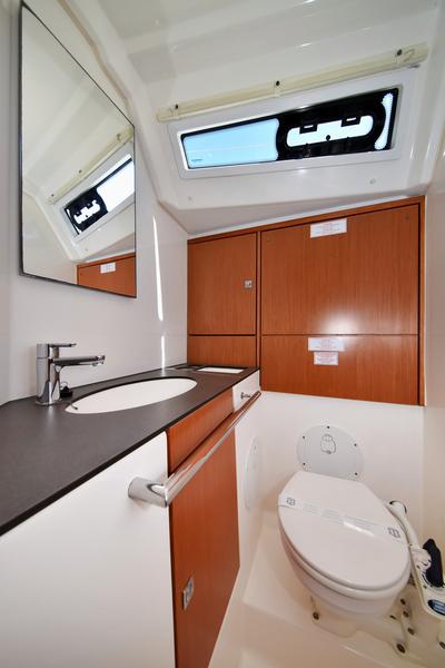 Book yachts online - sailboat - Bavaria Cruiser 46 - Baligot - rent