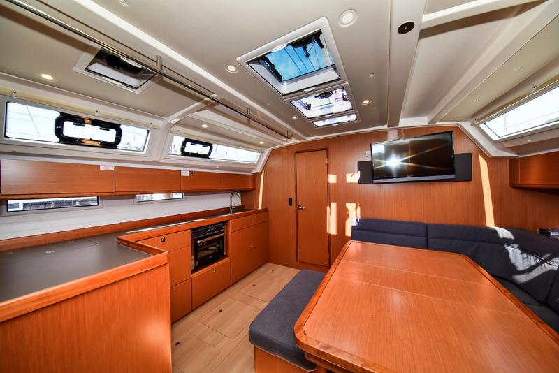 Book yachts online - sailboat - Bavaria Cruiser 46 - Baligot - rent