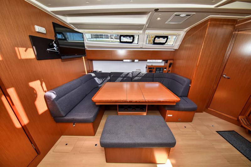 Book yachts online - sailboat - Bavaria Cruiser 46 - Baligot - rent