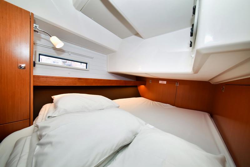 Book yachts online - sailboat - Bavaria Cruiser 46 - Baligot - rent