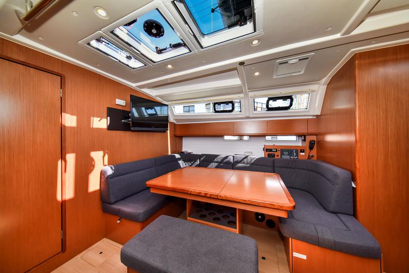 Book yachts online - sailboat - Bavaria Cruiser 46 - Baligot - rent