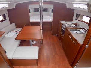 Book yachts online - sailboat - Beneteau Oceanis 38.1 - IDA - rent