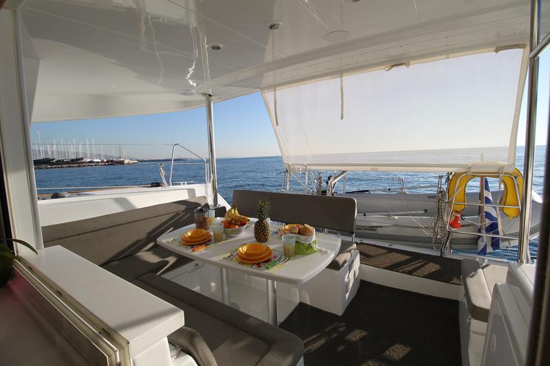 Book yachts online - catamaran - Lagoon 400 S2 - Sailing Blue 4 - Refit 2019 - rent