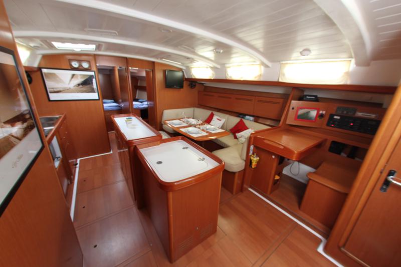 Book yachts online - sailboat - Cyclades 50.5 - Joker (A/C - Generator - Refit 2020) - rent