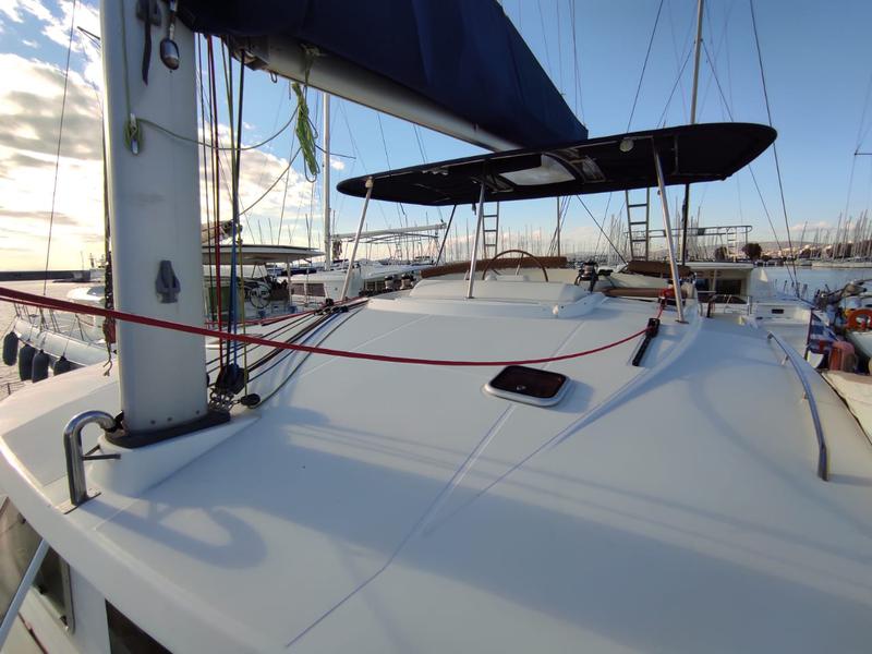 Book yachts online - catamaran - Lagoon 440 - Casino (A/C) - (A/C - Generator - Refit 2020) - rent