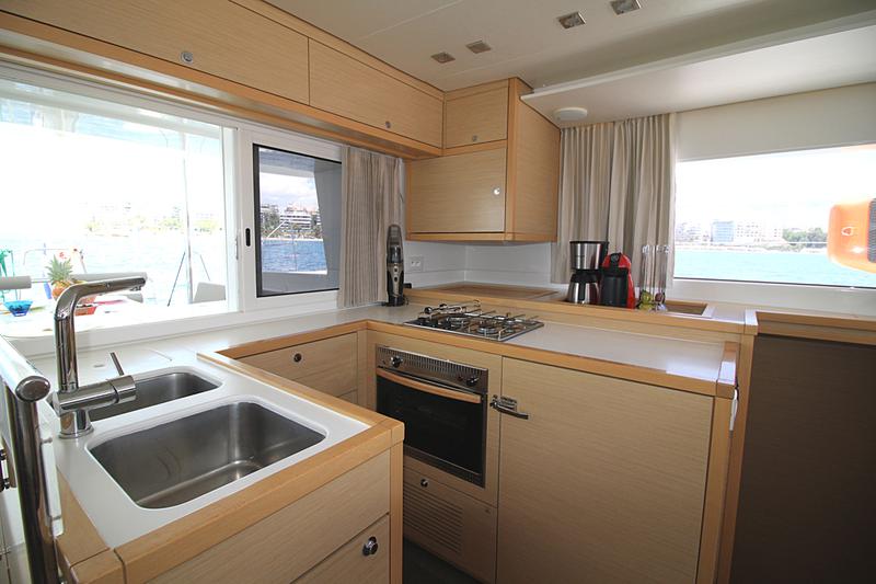 Book yachts online - catamaran - Lagoon 450 - Baccarat - (A/C - Generator - Refit 2021) - rent