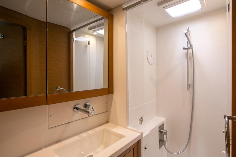 Book yachts online - catamaran - Lagoon 450 - Baccarat - (A/C - Generator - Refit 2021) - rent