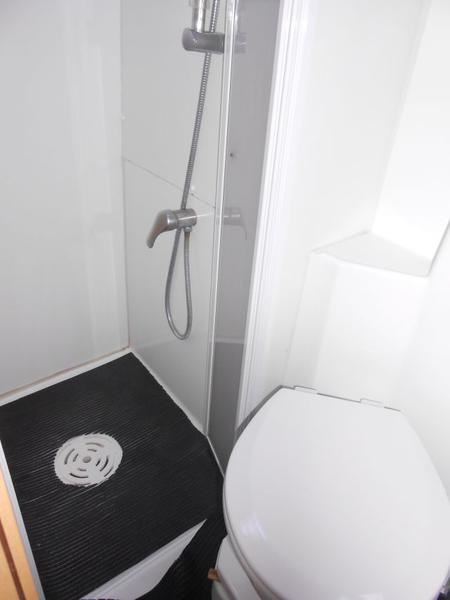 Book yachts online - catamaran - Lagoon 421 - Iryn - rent