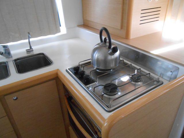 Book yachts online - catamaran - Lagoon 421 - Iryn - rent