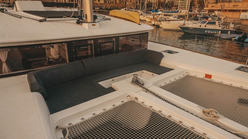 Book yachts online - catamaran - Lagoon 450 - Mia - rent