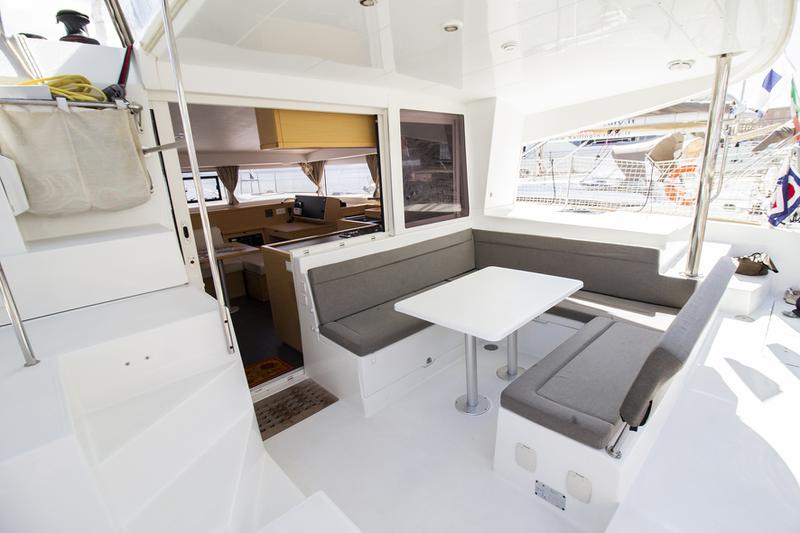 Book yachts online - catamaran - Lagoon 400 S2 - Nicholas - rent