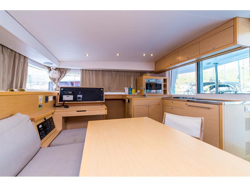 Book yachts online - catamaran - Lagoon 400 S2 - SUMMERTIME  - rent