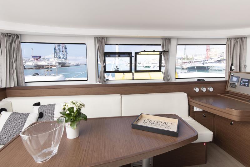 Book yachts online - catamaran - Lagoon 42 - NADIR - rent