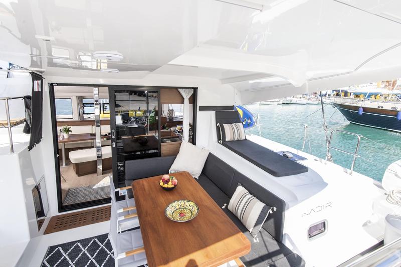 Book yachts online - catamaran - Lagoon 42 - NADIR - rent