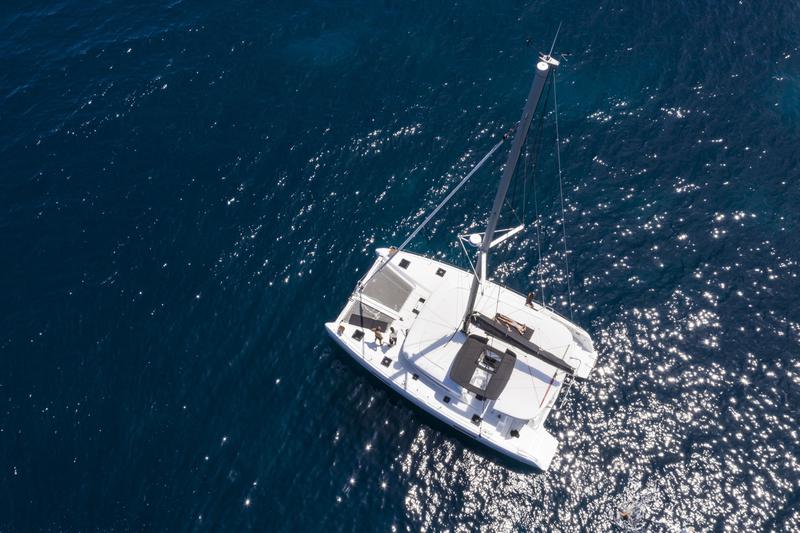 Book yachts online - catamaran - Lagoon 42 - NADIR - rent