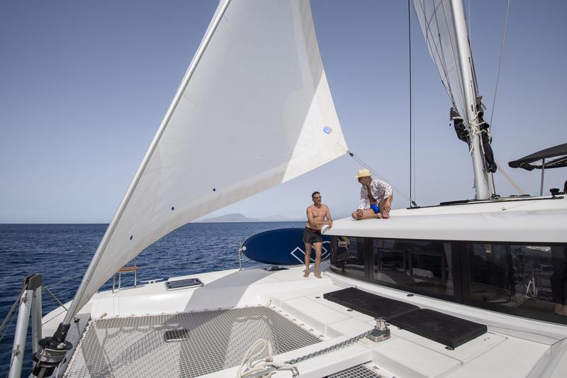 Book yachts online - catamaran - Lagoon 42 - NADIR - rent