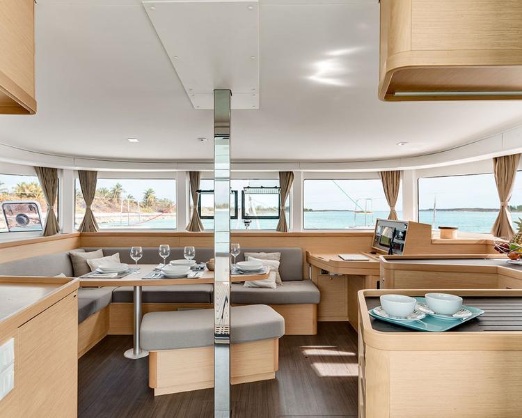 Book yachts online - catamaran - Lagoon 42 - NADIR - rent