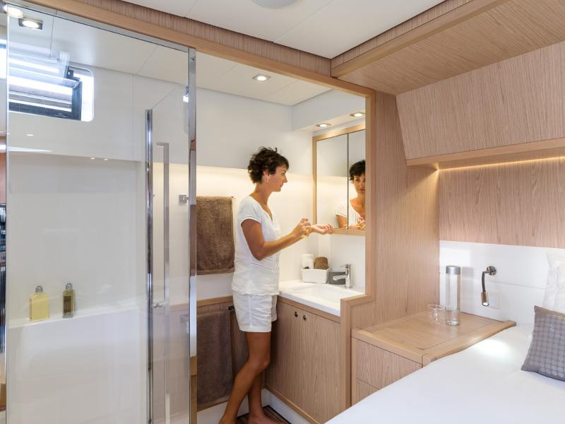 Book yachts online - catamaran - Lagoon 52F - MOJITO ex BE HAPPY - rent