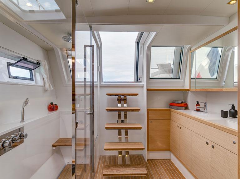 Book yachts online - catamaran - Lagoon 620 - LADY RACHEL - rent