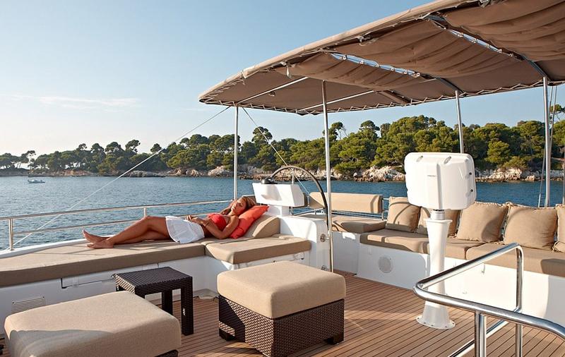 Book yachts online - catamaran - Lagoon 620 - LADY RACHEL - rent