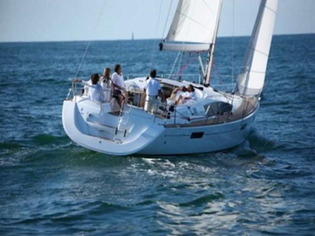 Book yachts online - sailboat - Sun Odyssey 42 DS - BALTIX - rent