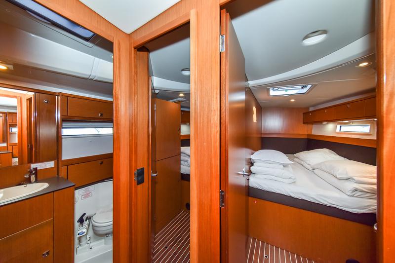 Book yachts online - sailboat - Bavaria Cruiser 56 - FAT BOY - rent