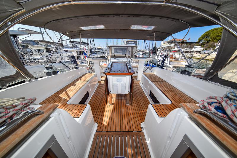 Book yachts online - sailboat - Bavaria Cruiser 56 - FAT BOY - rent