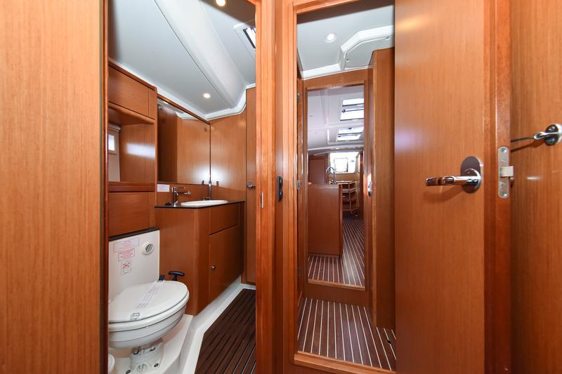 Book yachts online - sailboat - Bavaria Cruiser 56 - FAT BOY - rent