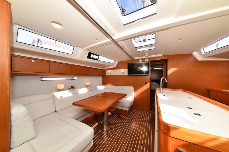 Book yachts online - sailboat - Bavaria Cruiser 56 - FAT BOY - rent