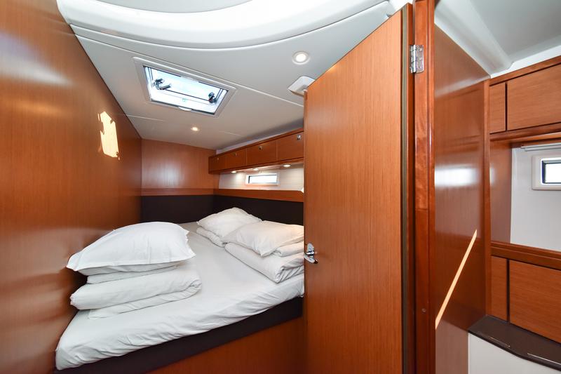 Book yachts online - sailboat - Bavaria Cruiser 56 - FAT BOY - rent