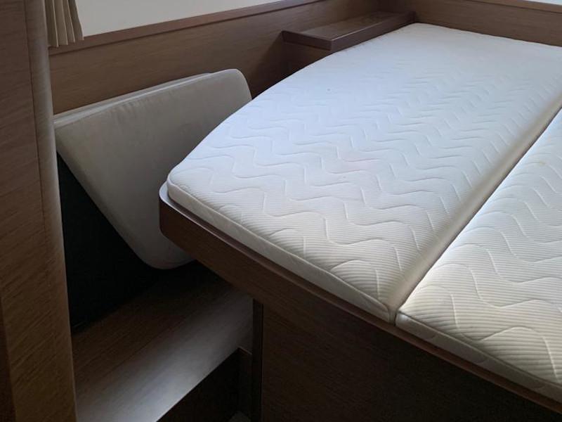 Book yachts online - catamaran - Lagoon 42 (4+2) cb - Beatrix - rent