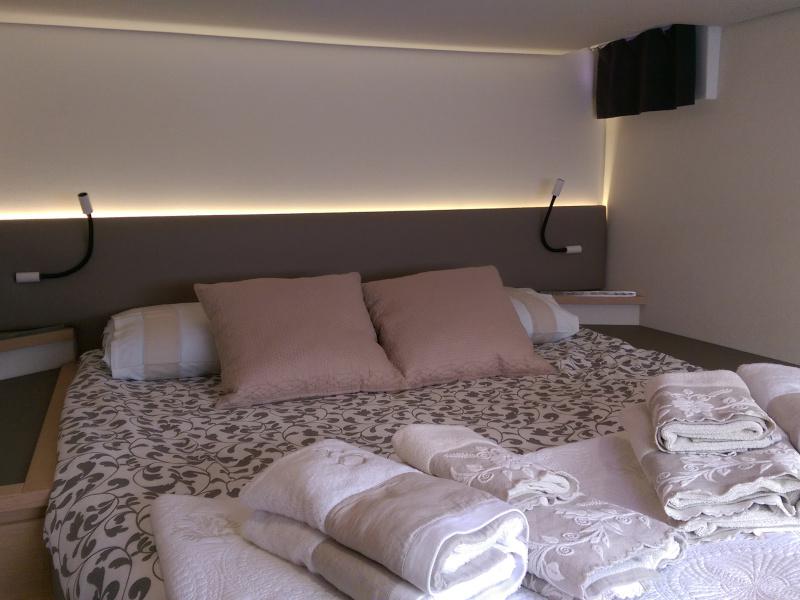 Book yachts online - catamaran - Saba 50 - Marci - rent