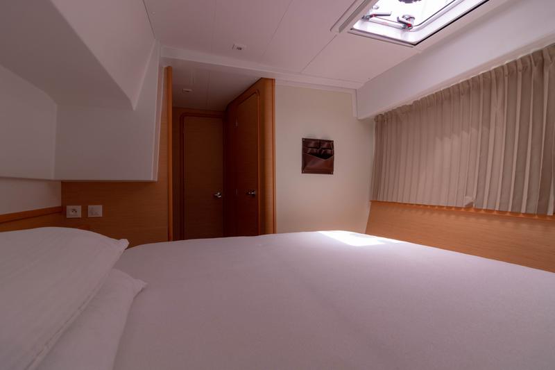 Book yachts online - catamaran - Lagoon 42 - Magan - rent