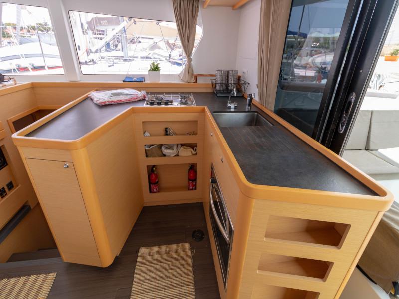 Book yachts online - catamaran - Lagoon 42 - Magan - rent