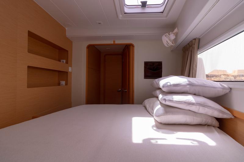 Book yachts online - catamaran - Lagoon 42 - Magan - rent