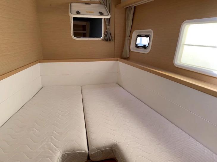 Book yachts online - catamaran - Lagoon 400 S2 - Ipanema - rent