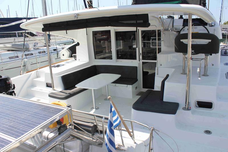 Book yachts online - catamaran - Lagoon 40 - Georgios - rent