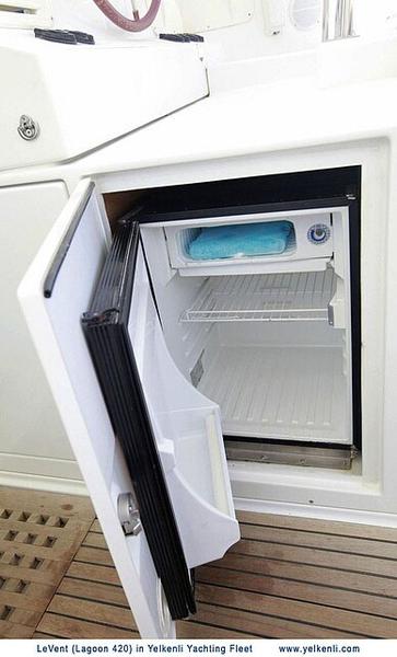 Book yachts online - catamaran - Lagoon 420 - LeVent - rent