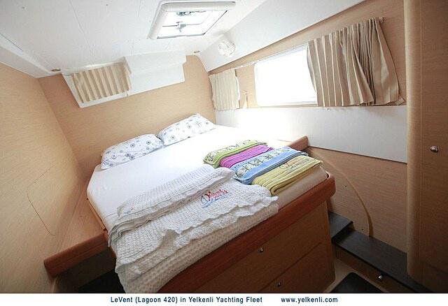 Book yachts online - catamaran - Lagoon 420 - LeVent - rent