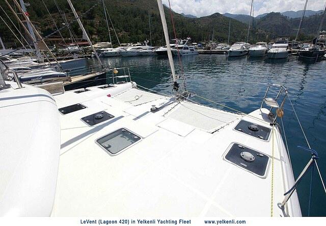 Book yachts online - catamaran - Lagoon 420 - LeVent - rent