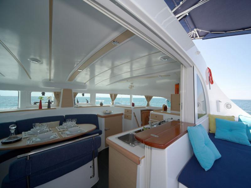Book yachts online - catamaran - Lagoon 380 S2 - Ploto - Comfort line - rent