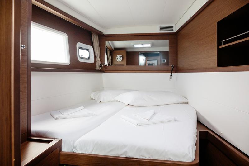 Book yachts online - catamaran - Lagoon 450 (Gen+A/C+WM) - Didyme - Premium line - rent