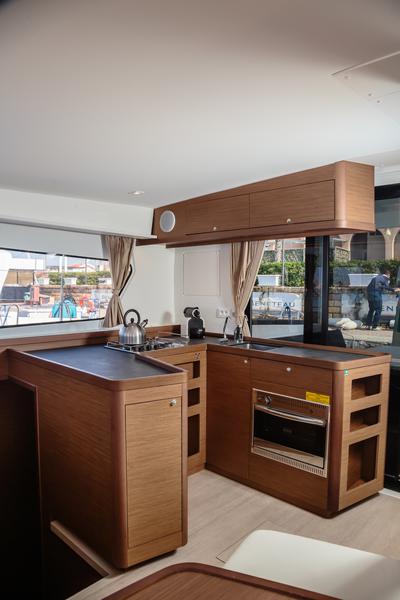 Book yachts online - catamaran - Lagoon 42 (Gen+A/C+WM) - Emozione - Premium line - rent