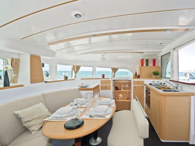 Book yachts online - catamaran - Lagoon 380 S2 - Malvasia - Comfort line - rent