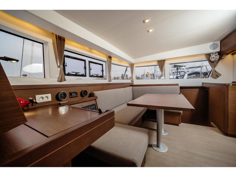 Book yachts online - catamaran - Lagoon 40 - Mascalzone Lametino - Comfort line - rent